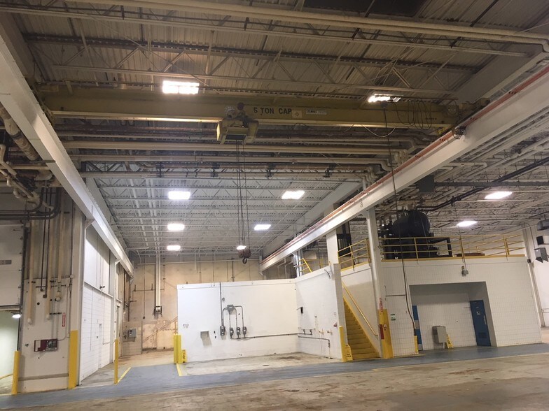 More Photos Of 414 E 40th St, Holland Manufacturing For Lease