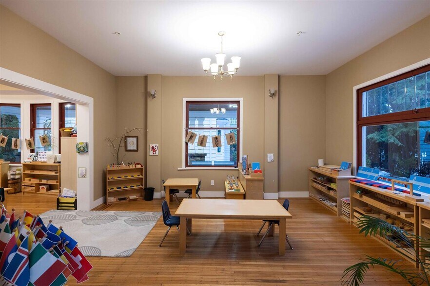 More Photos Of 4355 Granville St, Vancouver Schools For Sale