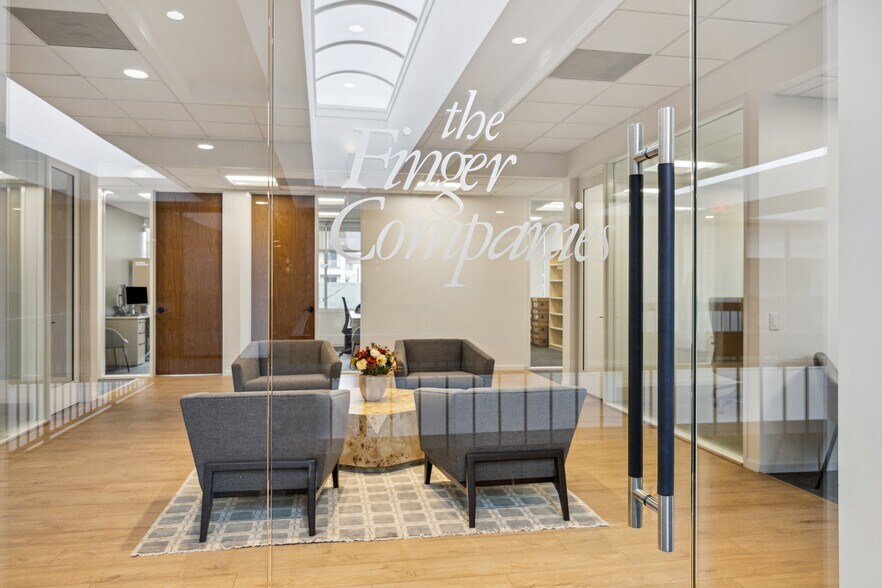 More Photos Of 99 Detering St, Houston Office For Lease