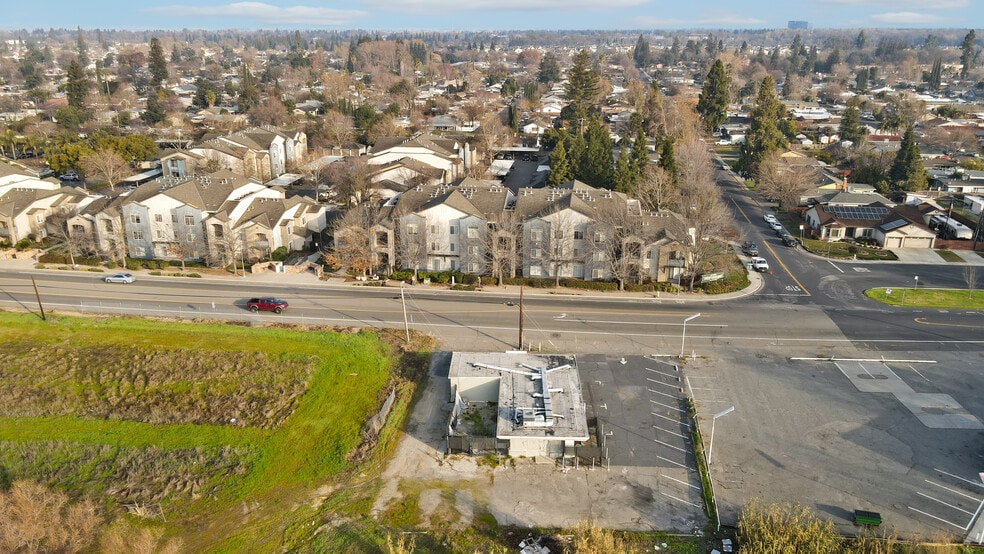 More Photos Of 739 W Sacramento Ave, West Sacramento Bar For Sale
