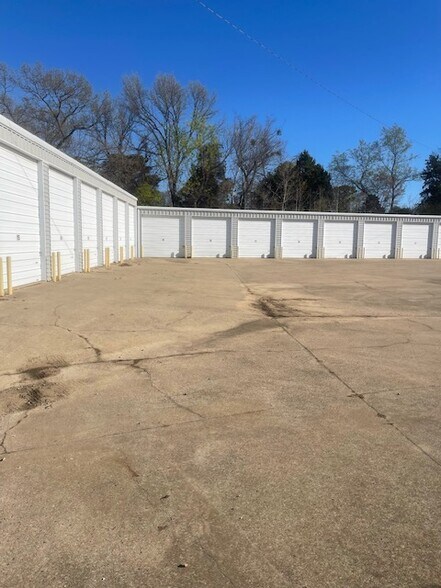 More Photos Of 4615 N Highway 71, Alma Freestanding For Sale