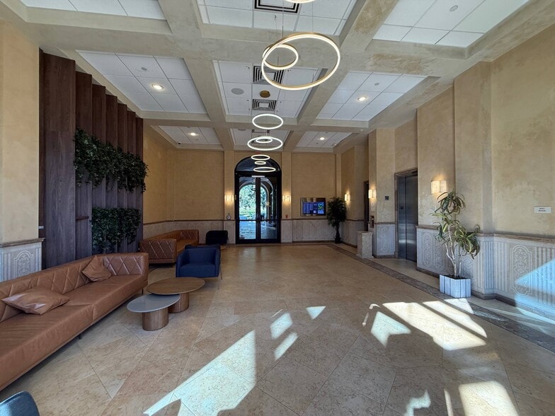 More Photos Of 2295 S Hiawassee Rd, Orlando Office For Sale