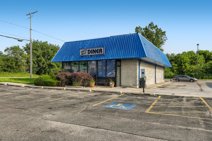 More Photos Of 805-845 N Roselle Rd, Schaumburg Unknown For Lease