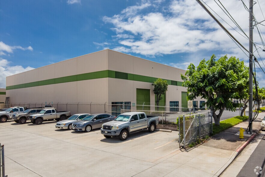 More Photos Of 94-155 Leoole St, Waipahu Flex For Lease