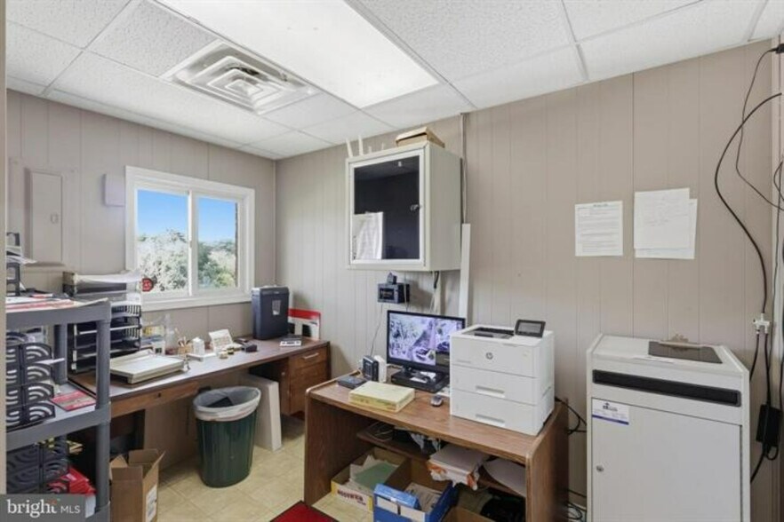 More Photos Of 23 S Colonial Dr, Hagerstown Office For Sale