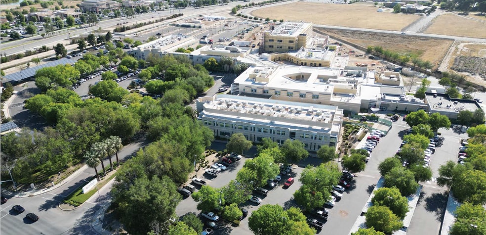 More Photos Of 500 Old River Rd, Bakersfield Medical For Lease