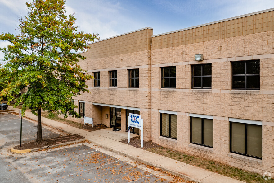 Primary Photo Of 4291-4309 Henninger Ct, Chantilly Flex For Lease