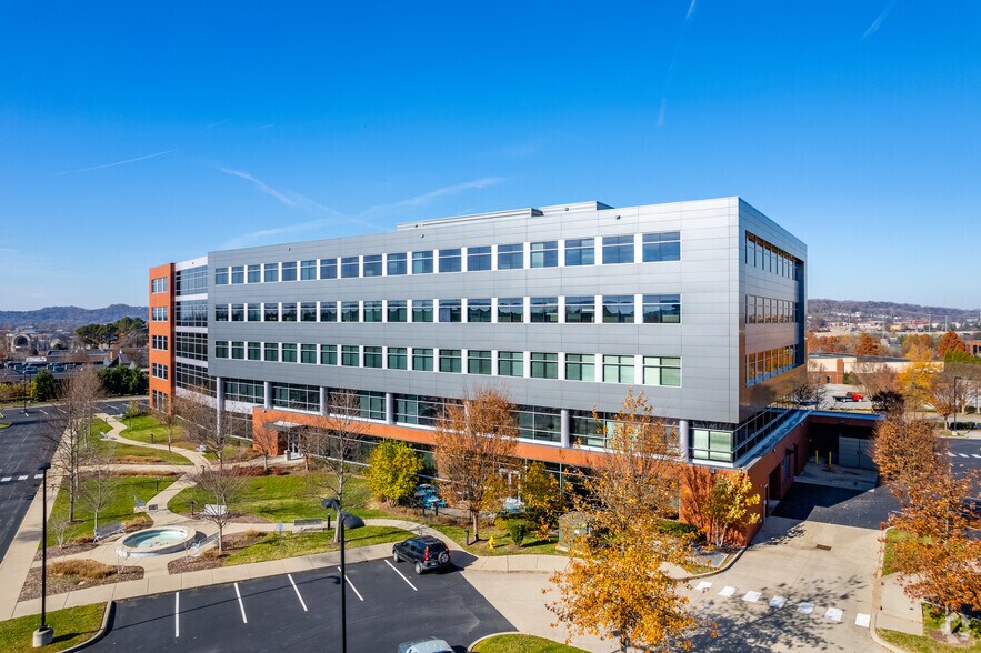 More Photos Of 127 International Dr, Franklin Office For Sale