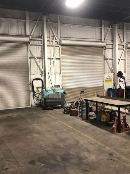 More Photos Of 9002 N Sever Ct, Portland Warehouse For Lease
