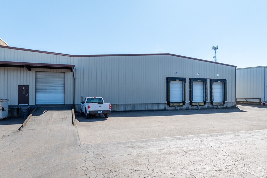 More Photos Of 33731 Highway 99E, Tangent Warehouse For Lease