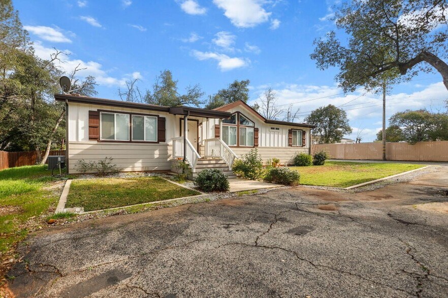 More Photos Of 2081 Victor Ave, Redding Office For Sale