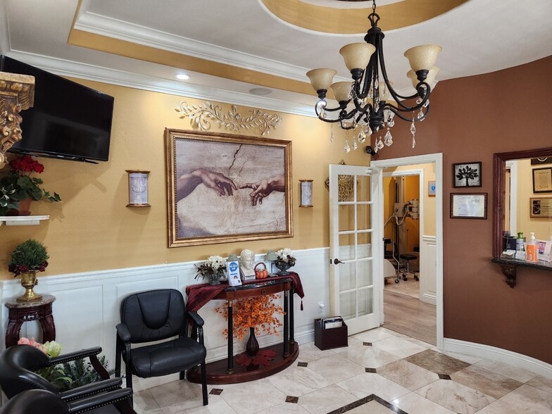 More Photos Of 408 S Beach Blvd, Anaheim Medical For Sale