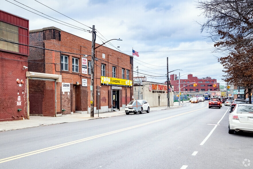 More Photos Of 1819 Flushing Ave, Ridgewood Warehouse For Lease