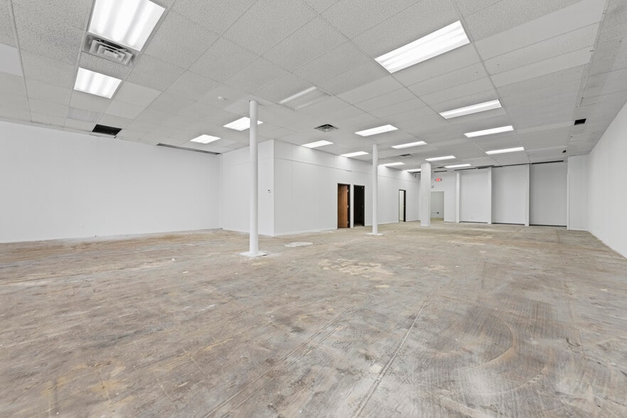 More Photos Of 240 Huron Ave, Port Huron Storefront For Lease