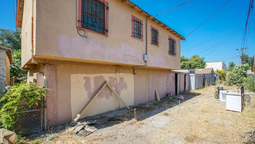 More Photos Of 1111 W 47th St, Los Angeles Apartments For Sale