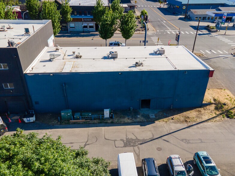 More Photos Of 105 Steuben st, Bingen General Retail For Sale