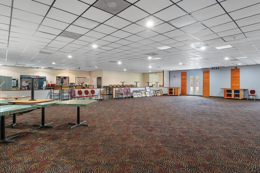 More Photos Of 299 E Gulf To Lake Hwy, Lecanto Storefront For Sale