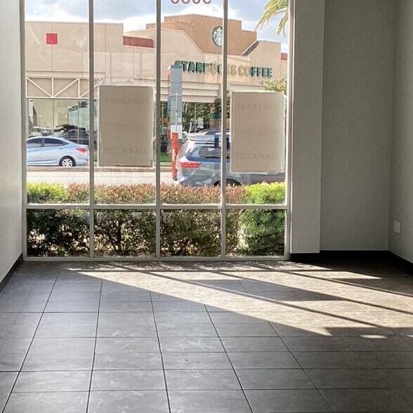 More Photos Of 5035 W Rosecrans Ave, Hawthorne Freestanding For Sale