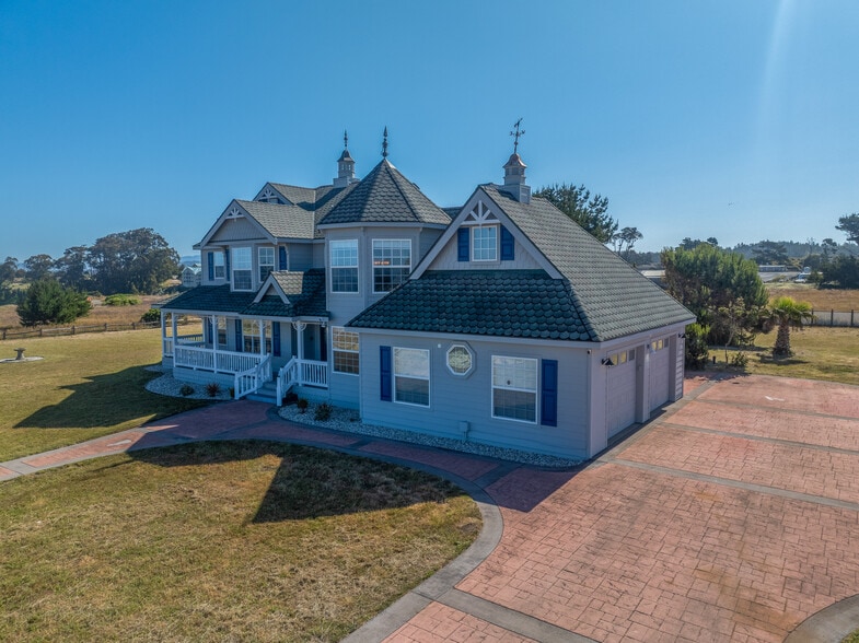 More Photos Of 19351 Del Mar Dr, Fort Bragg Specialty For Sale