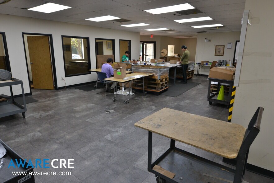 More Photos Of 50 Tannery Rd, Readington Warehouse For Lease