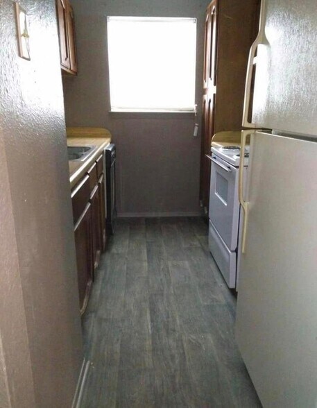 More Photos Of 1105 Westwood Ln, Giddings Apartments For Sale