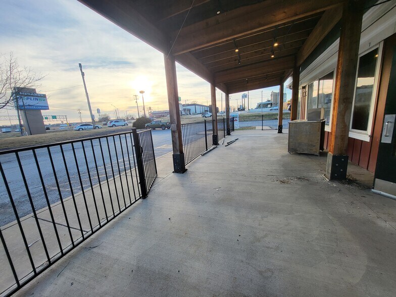 More Photos Of 3607 S Range Line Rd, Joplin Restaurant For Lease