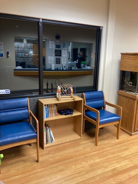 More Photos Of 2150 NE Division St, Gresham Medical For Lease