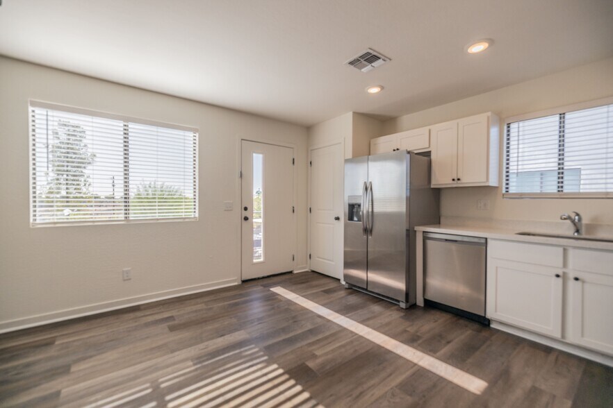 More Photos Of 1135 E Chipman Rd, Phoenix Apartments For Sale