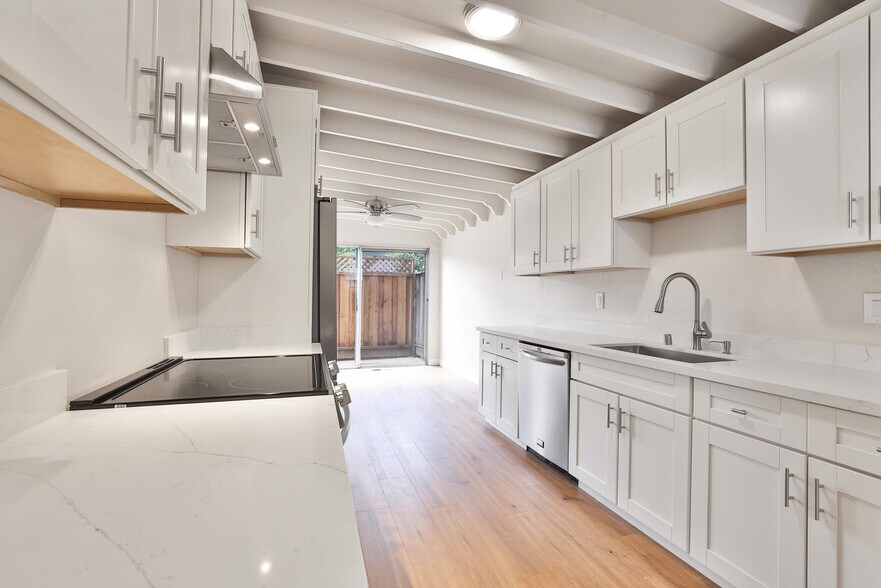 More Photos Of 992 Gale Dr, Campbell Apartments For Sale