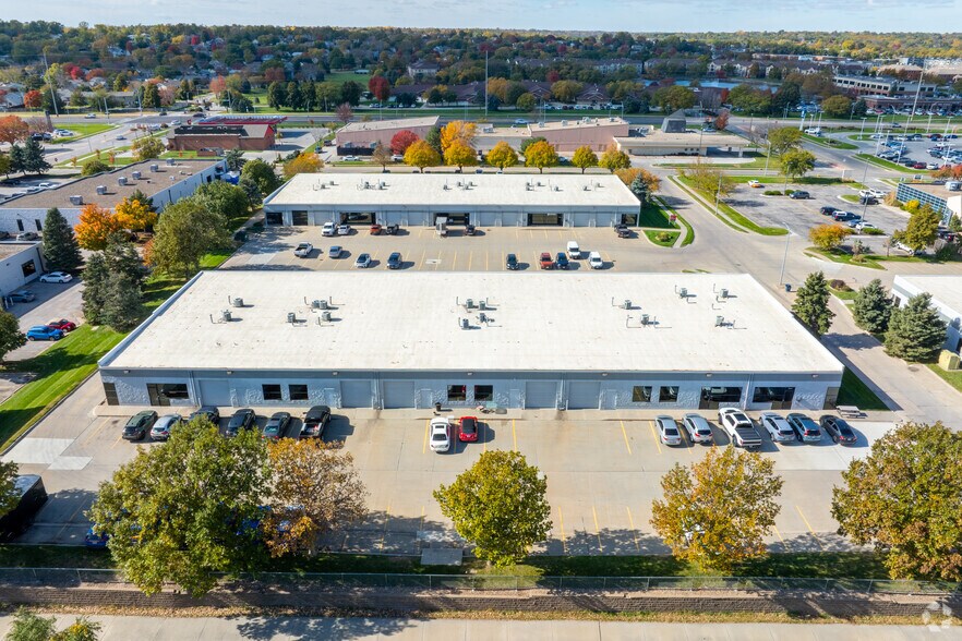 More Photos Of 14217 Dayton Cir, Omaha Flex For Lease
