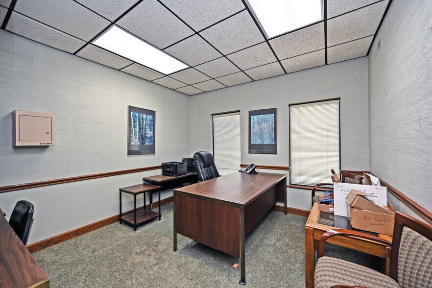 More Photos Of 4725 Cornell Rd, Blue Ash Office For Sale