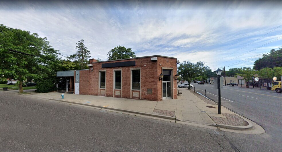 More Photos Of 99 Covert Ave, Floral Park Bank For Lease