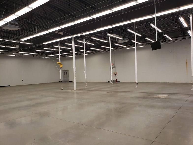 More Photos Of 8120 N Telegraph Rd, Dearborn Heights Storefront Retail Office For Lease