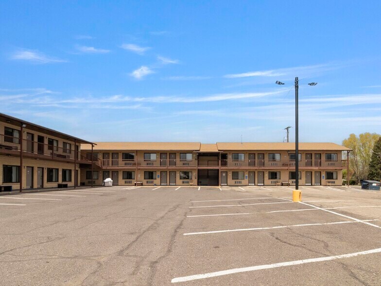 More Photos Of 175 E Center St, Panguitch Hotel For Sale