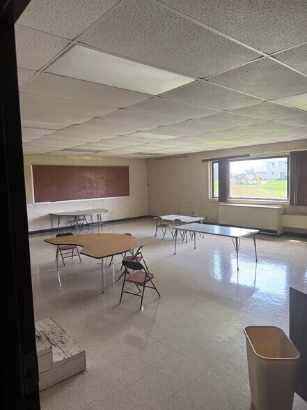 More Photos Of 2525 Oakwood Rd, Oak Creek Schools For Sale