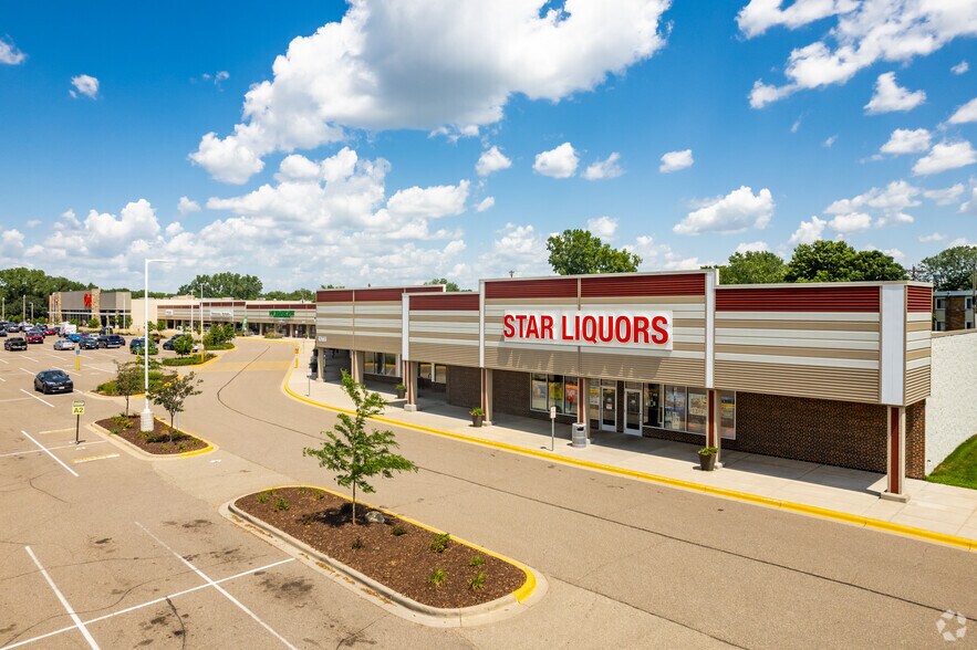 More Photos Of 10855 University Ave NE, Blaine Unknown For Lease