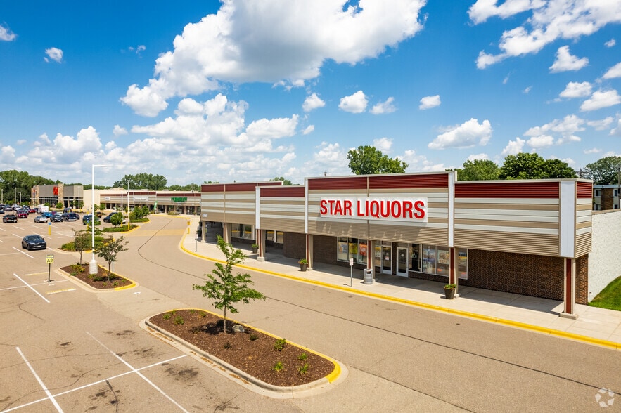 More Photos Of 10855 University Ave NE, Blaine Unknown For Lease