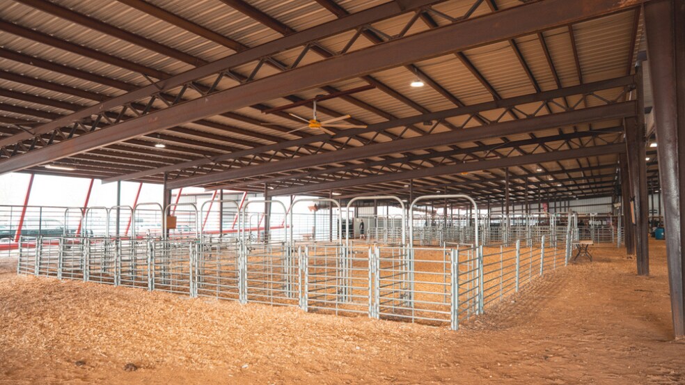 More Photos Of 3536 US Highway 82 E, Paris Specialty For Sale