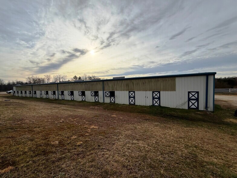 More Photos Of 12310 Gammon rd, Providence Horse Stables For Sale