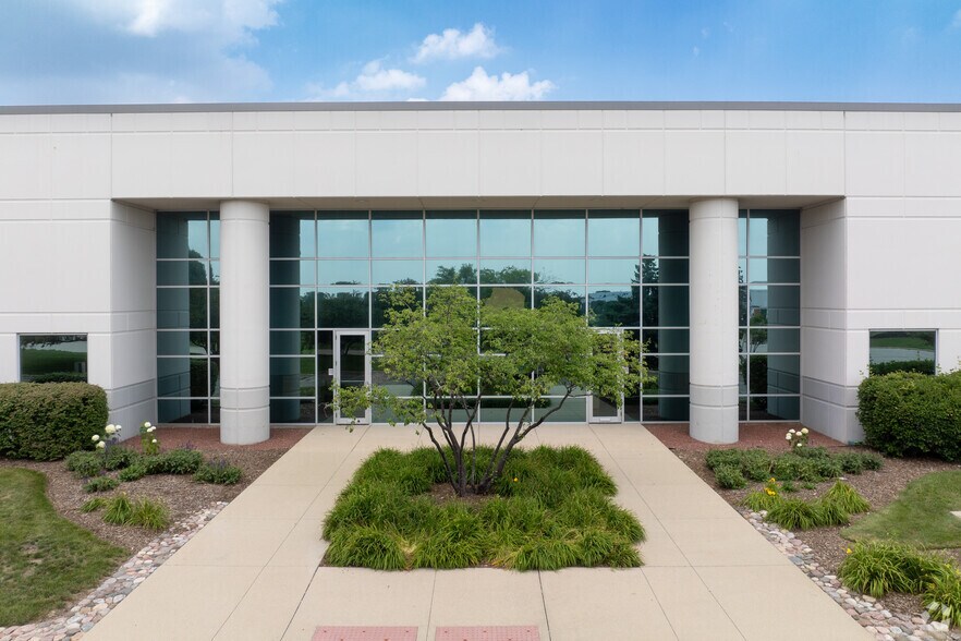 More Photos Of 3540-3630 Amhurst Pky, Waukegan Manufacturing For Lease