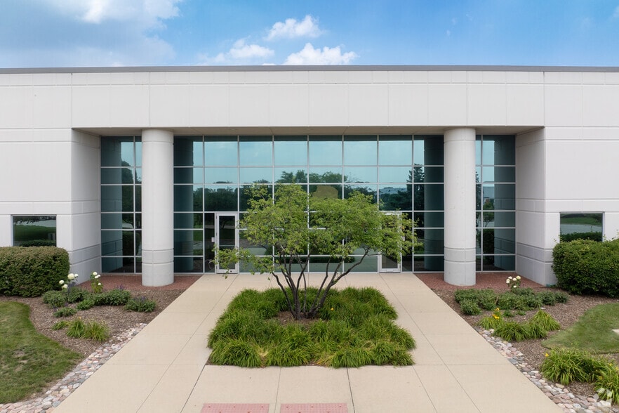 More Photos Of 3540-3630 Amhurst Pky, Waukegan Unknown For Lease