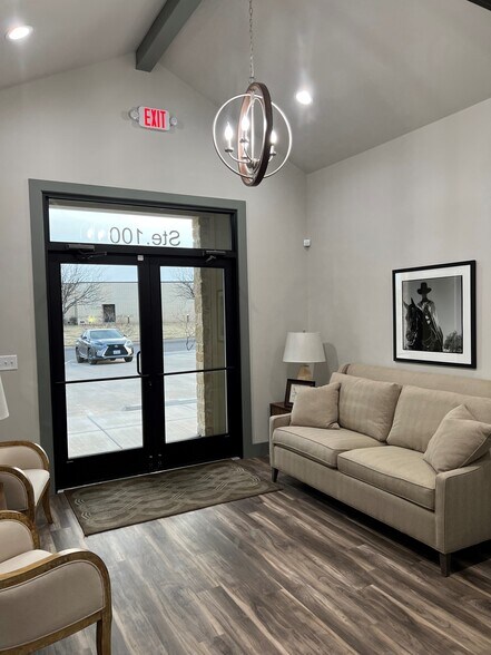 More Photos Of 4606 67th St, Lubbock Office For Sale