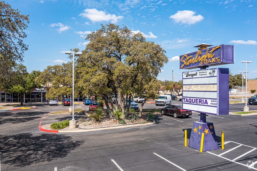 More Photos Of 4503 De Zavala Rd, San Antonio Storefront For Sale