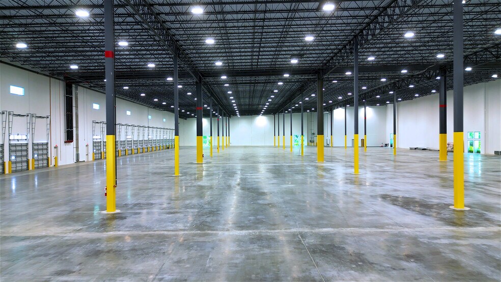 More Photos Of 7400 NW 79th Ave, Medley Unknown For Lease