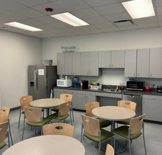 More Photos Of 4641 Kennedy Commerce Dr, Houston Warehouse For Lease