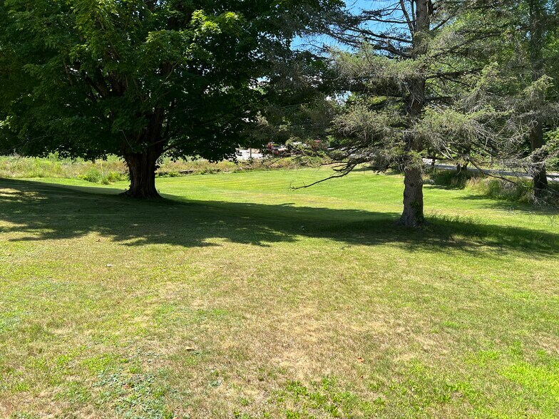 More Photos Of 763 Massachusetts Ave, Lunenburg General Retail For Sale