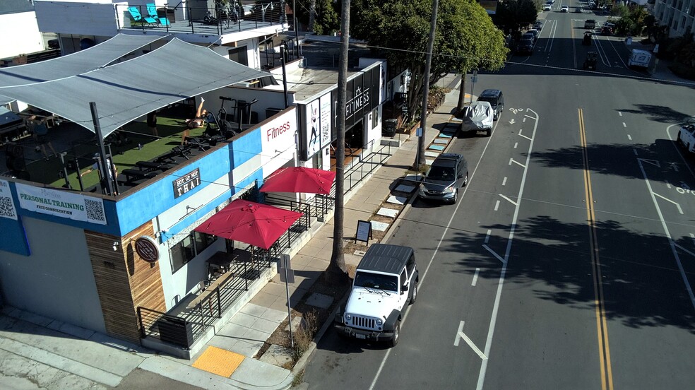 More Photos Of 4955 Cass St, San Diego General Retail For Sale