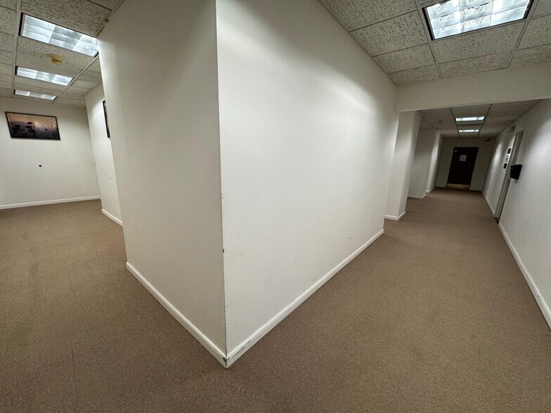 More Photos Of 1 Corwin Ct, Newburgh Medical For Lease