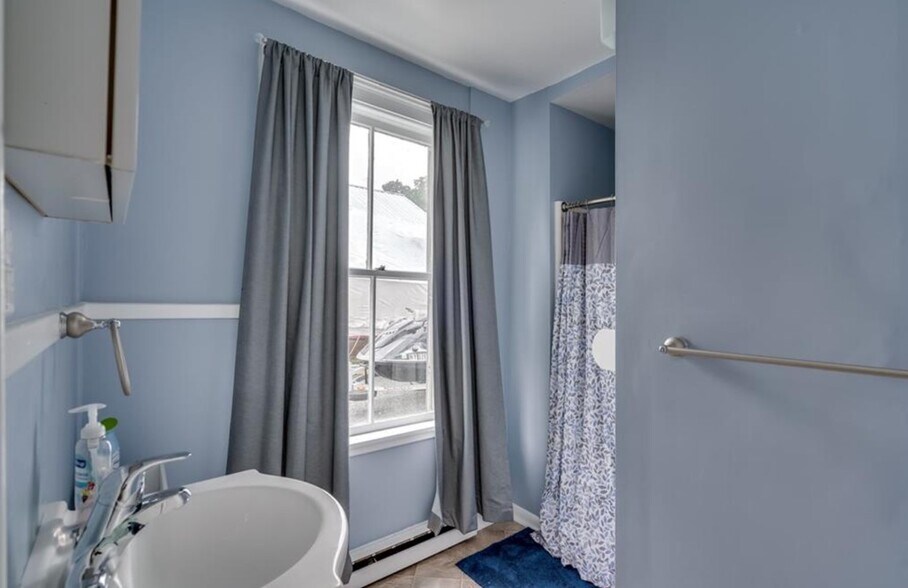 More Photos Of 16 Bethune St, Alexandria Bay Marina For Sale