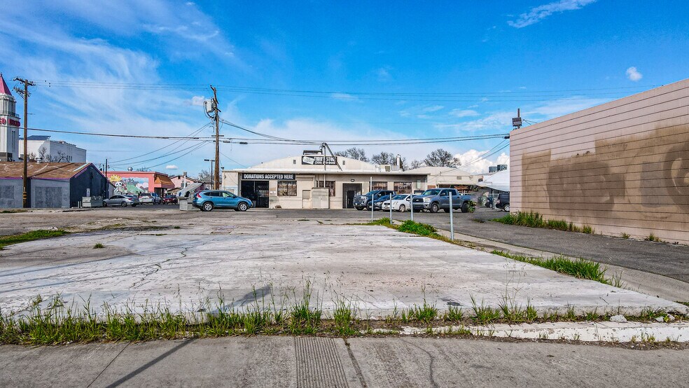 More Photos Of 245 W 16th St, Merced Land For Lease